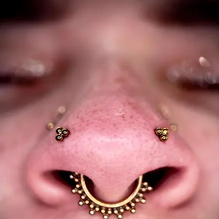 Mantis i septum, praca Mish Jarski Piercing